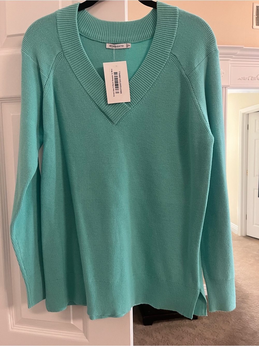 Staccato Mint Ribbed V-Neck Sweater